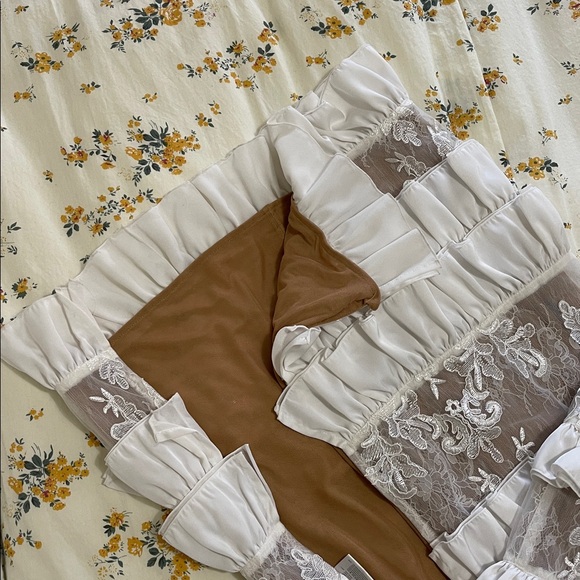 V. Chapman Cassia Dress in White - Picture 5 of 7